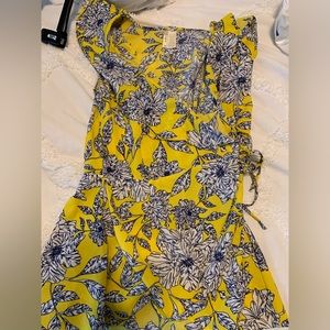 Yellow blouse with blue floral print blouse wrap with tie sz xs